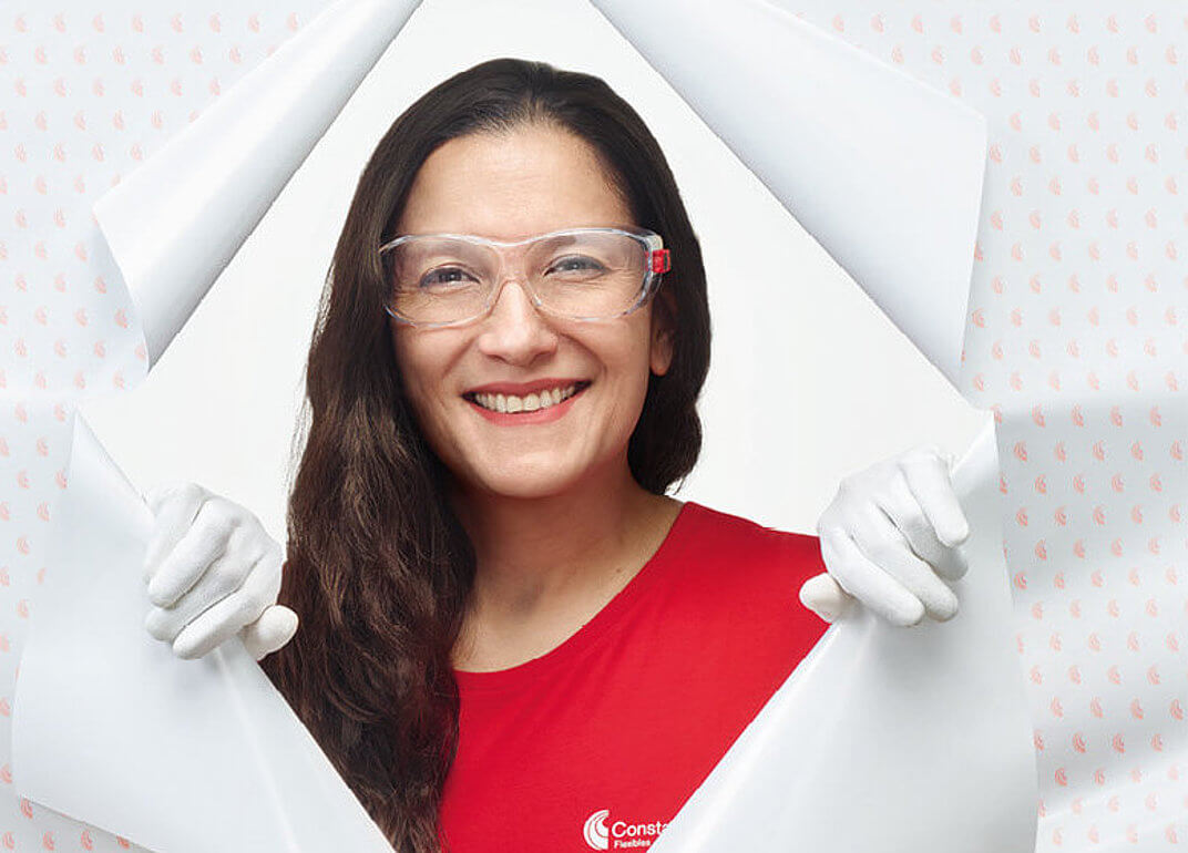Unwrap your future. Shape the world. Plastic - Alexandra Unwrap your future. Shape the world. Plastic - Alexandra